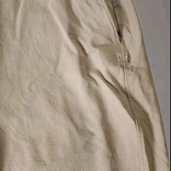 Women Under Armour Tan Heat Shield Golf Shorts Lightweight and Relaxed Fit - Picture 4 of 10